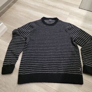 Patagonia Men's Black and White Crewneck Sweater